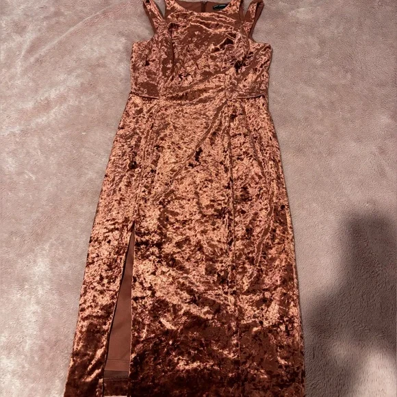Maggy London Burnt Red Crushed Velvet Cold Open Shoulder Dress Sz 4 - Picture 3 of 14